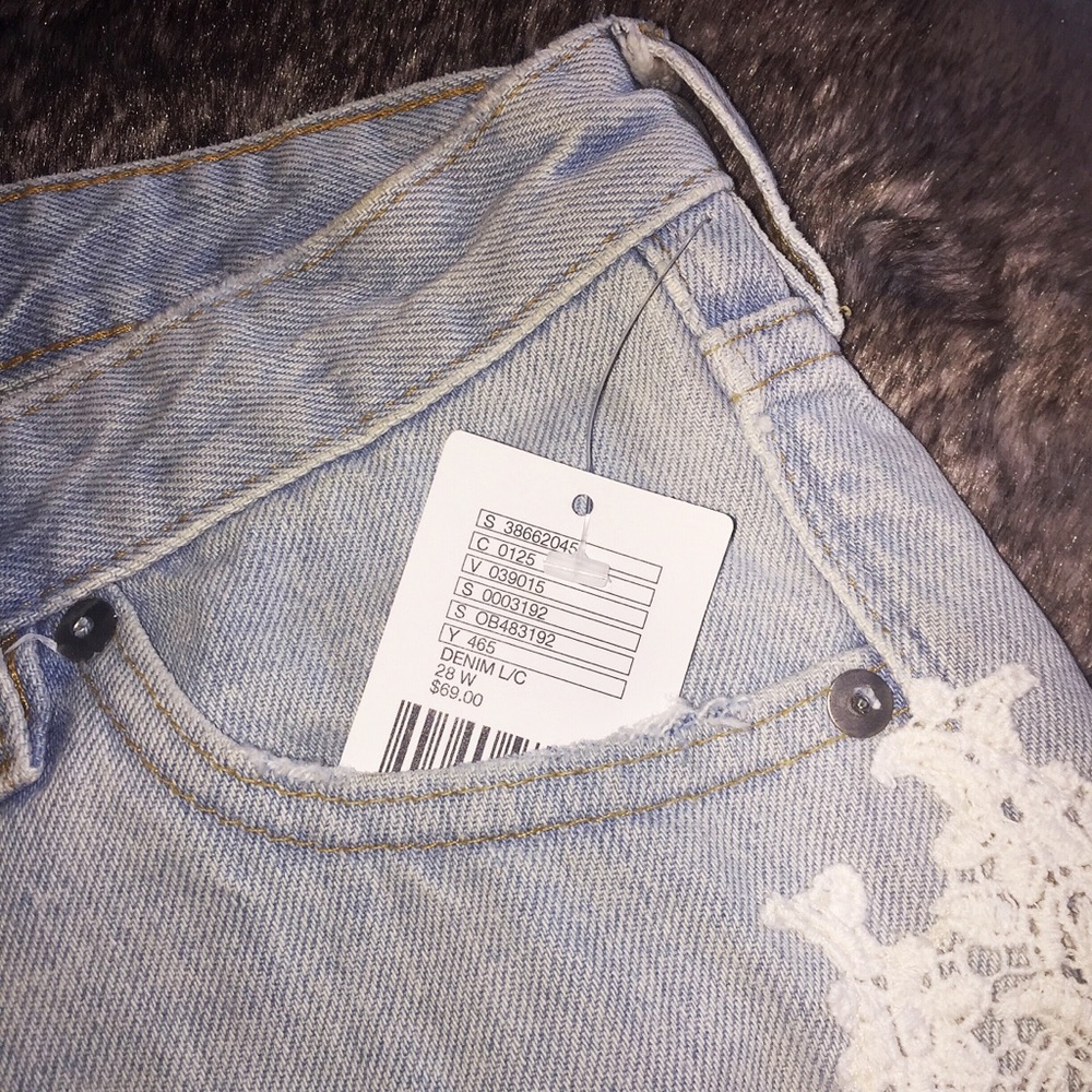 BDG dolphin hem lace shorts - Picture 3 of 7